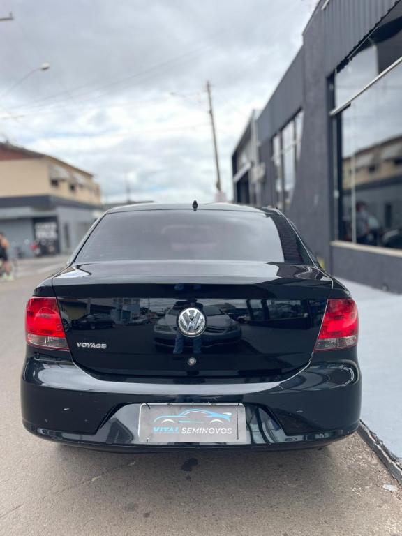 VOLKSWAGEN Voyage - Foto