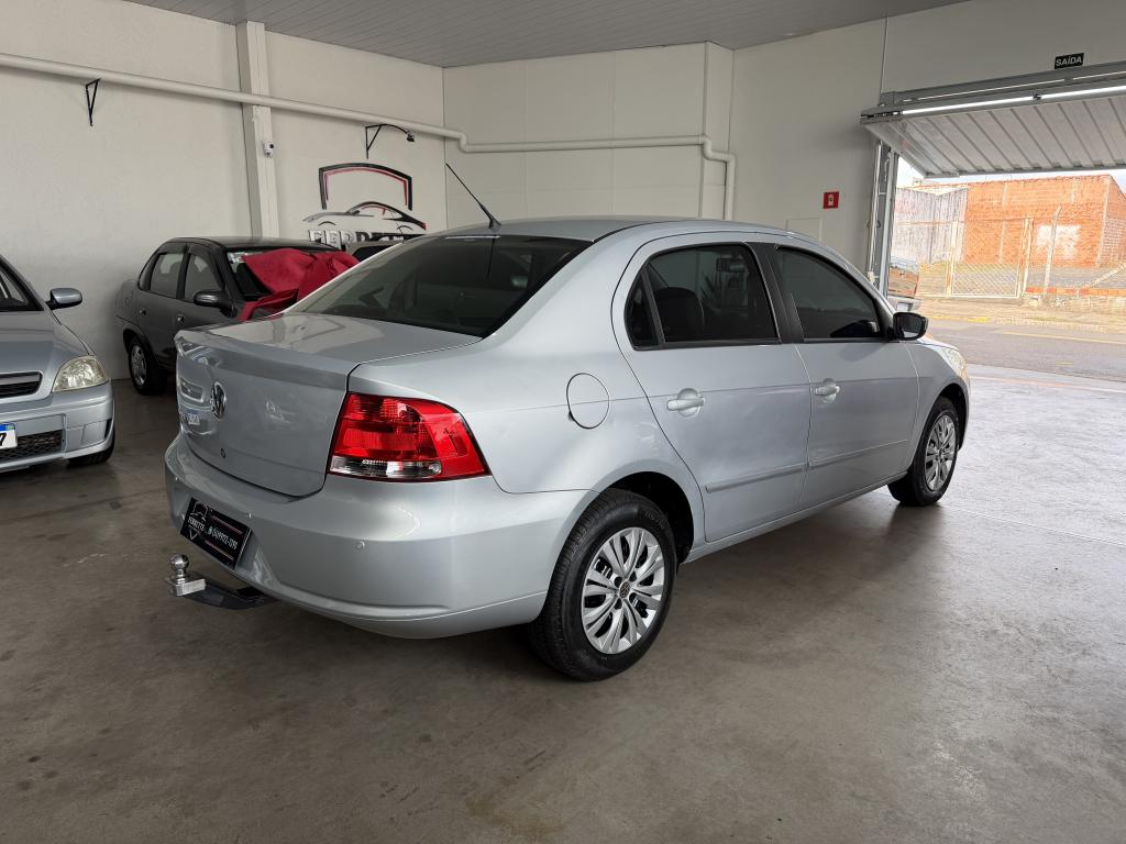 VOLKSWAGEN Voyage - Foto