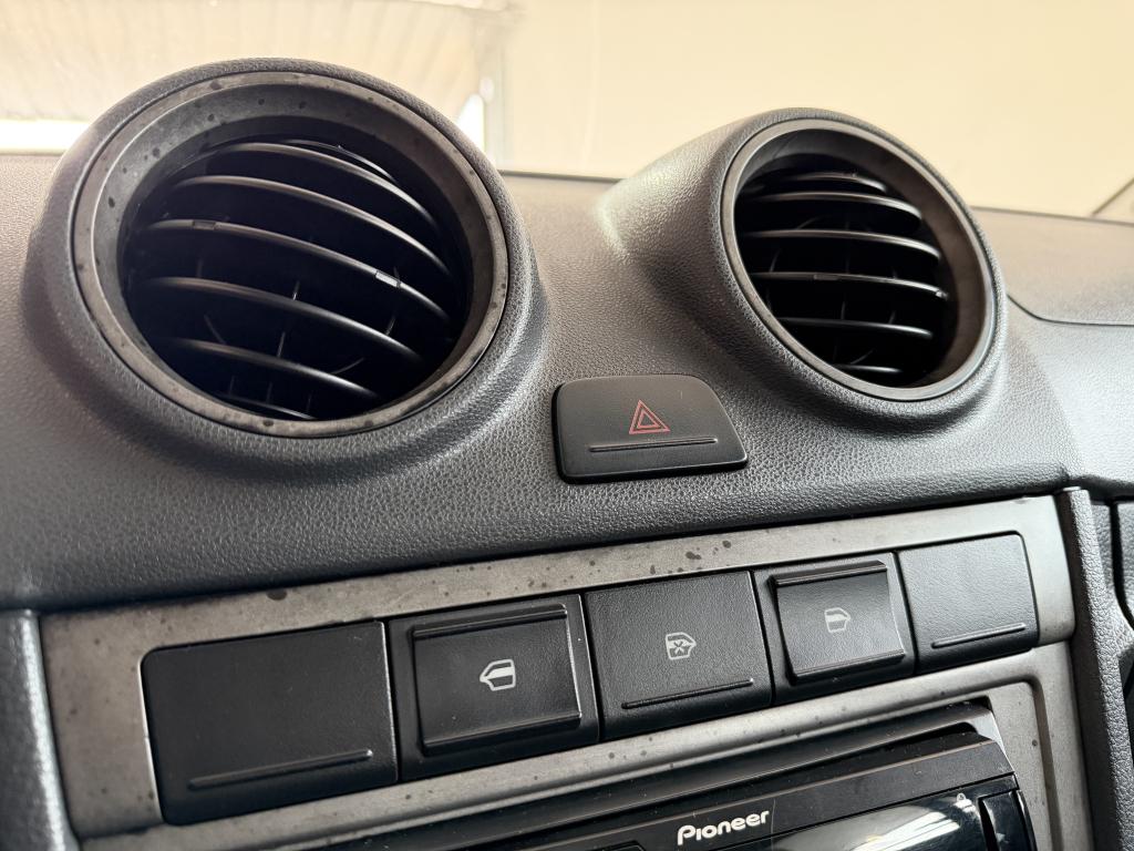 VOLKSWAGEN Voyage - Foto