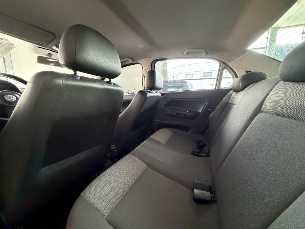 VOLKSWAGEN Voyage - Foto