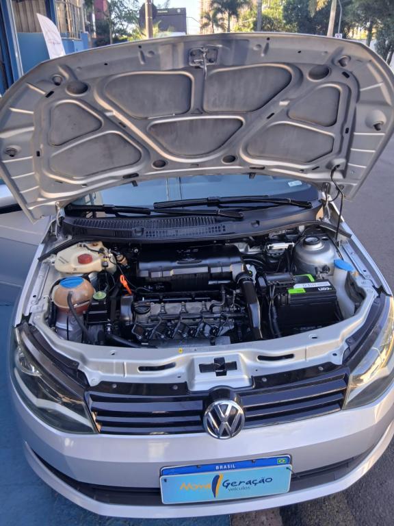 VOLKSWAGEN Voyage - Foto