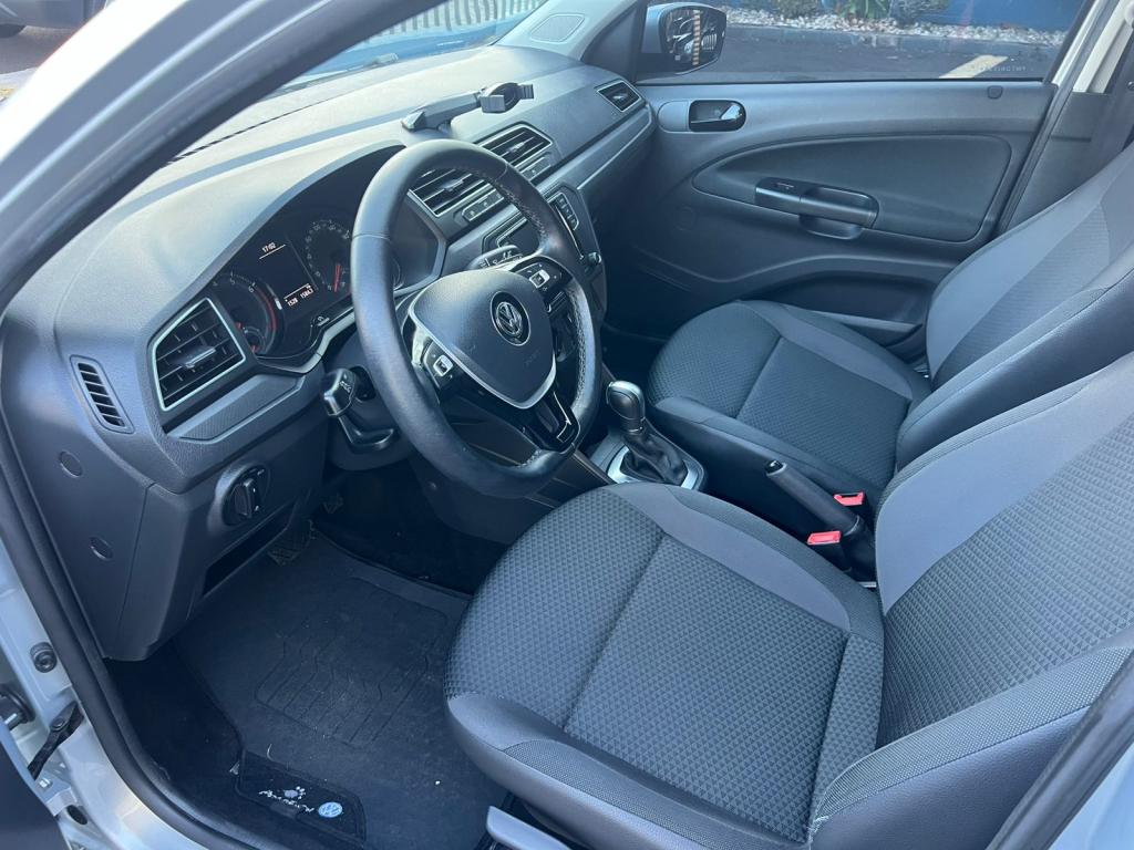 VOLKSWAGEN Voyage - Foto