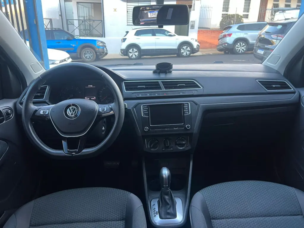 VOLKSWAGEN Voyage - Foto