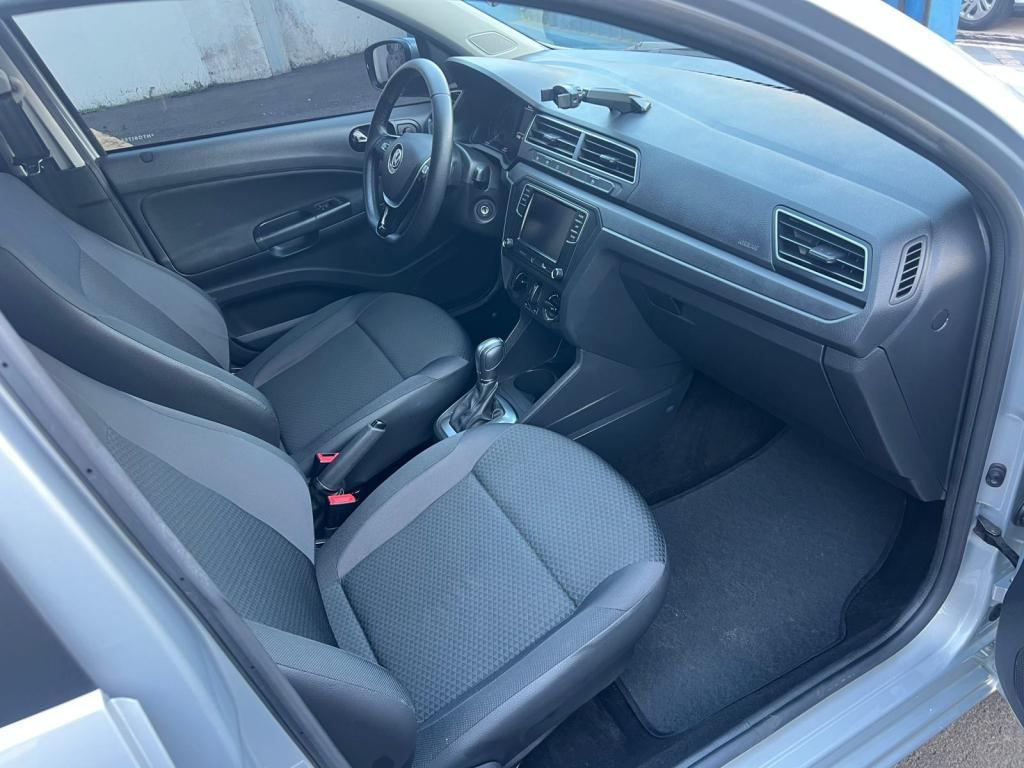 VOLKSWAGEN Voyage - Foto