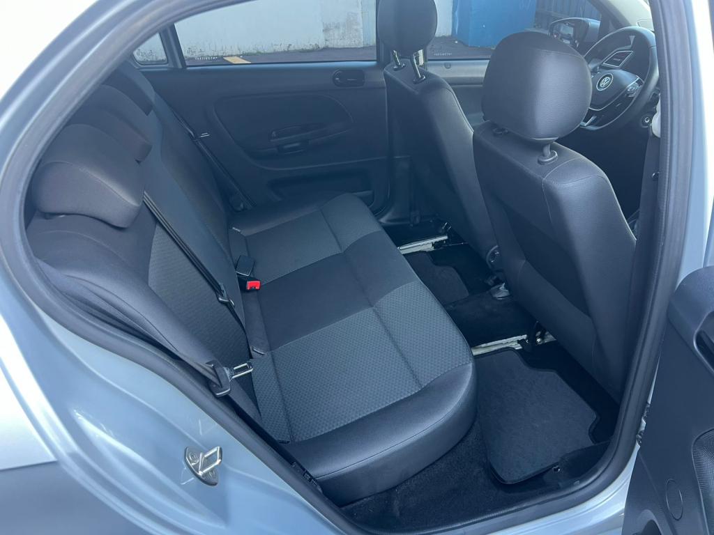 VOLKSWAGEN Voyage - Foto