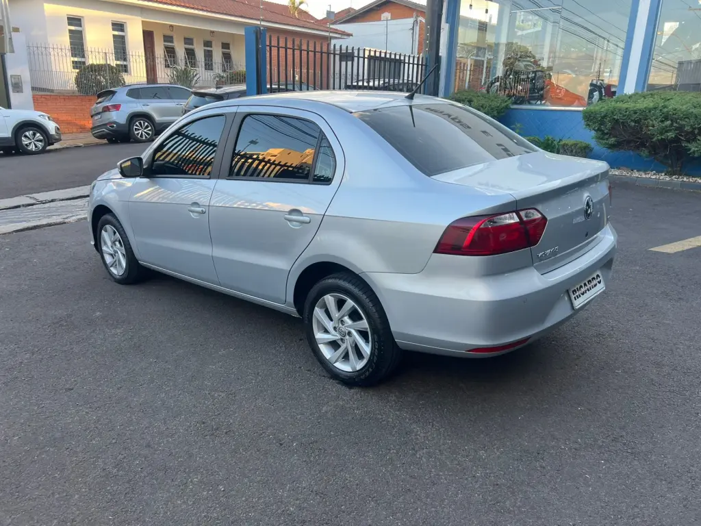 VOLKSWAGEN Voyage - Foto