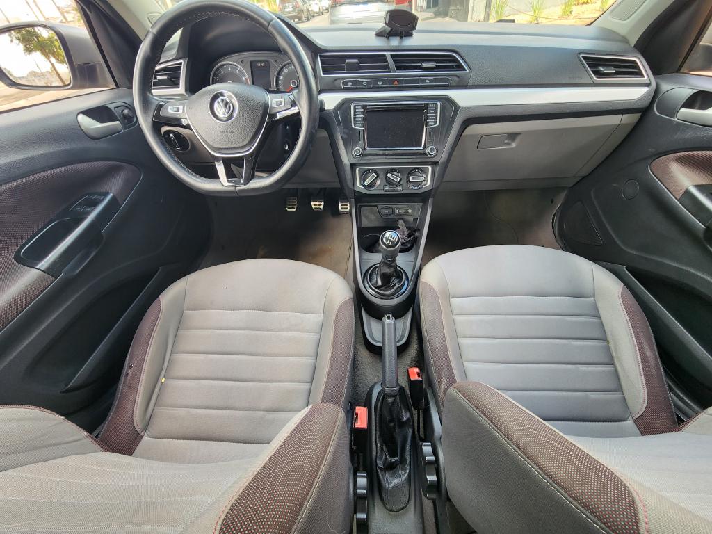 VOLKSWAGEN Voyage - Foto
