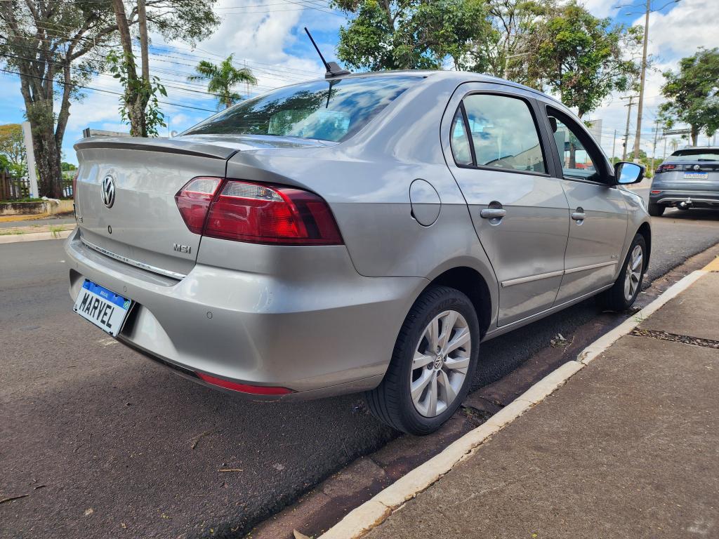 VOLKSWAGEN Voyage - Foto