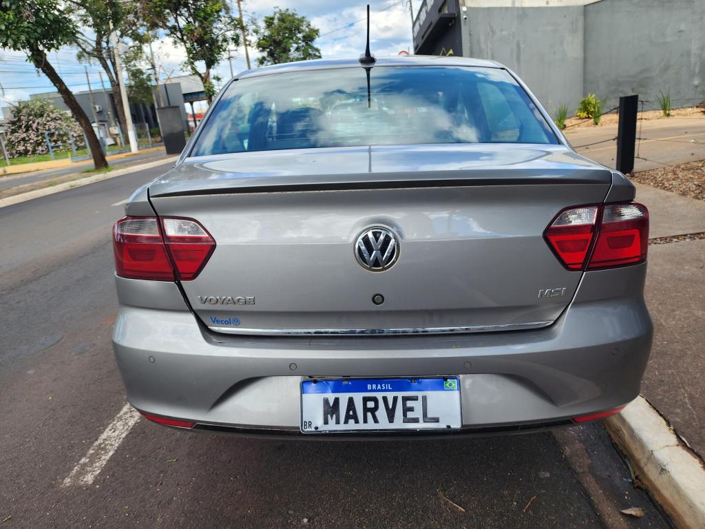 VOLKSWAGEN Voyage - Foto
