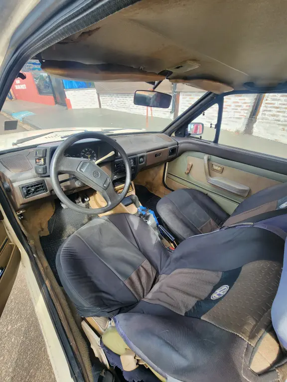 VOLKSWAGEN Voyage - Foto
