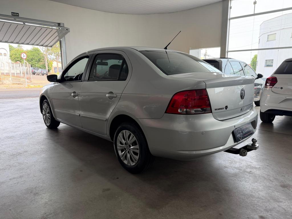 VOLKSWAGEN Voyage - Foto