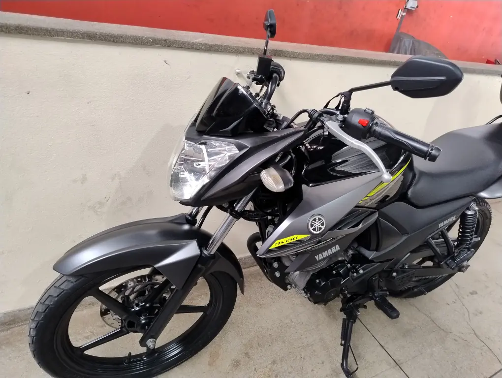 YAMAHA Fazer YS 150 - Foto