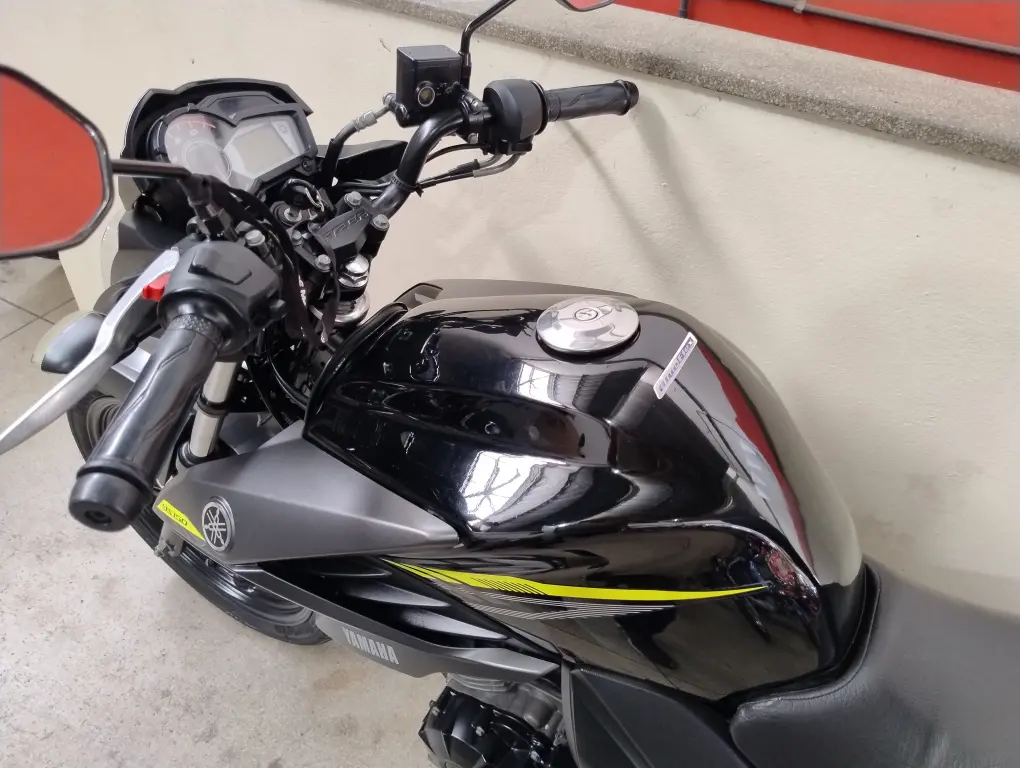 YAMAHA Fazer YS 150 - Foto