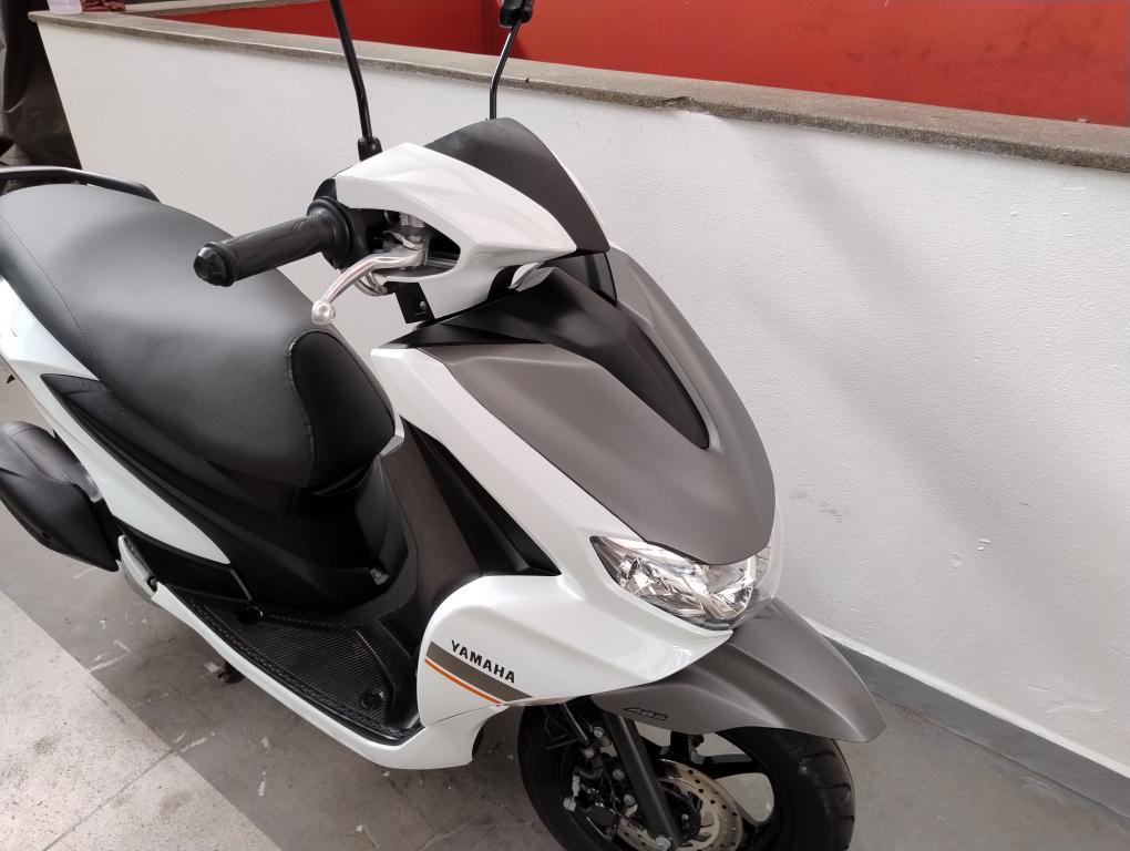 YAMAHA Fluo 125 - Foto