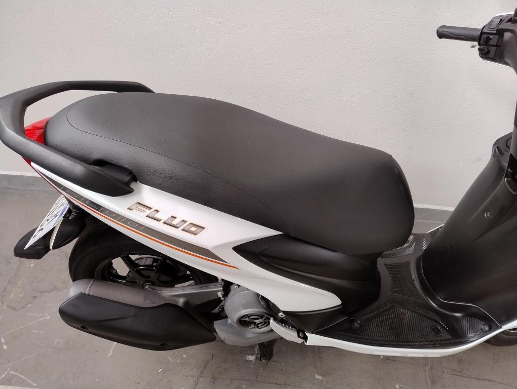 YAMAHA Fluo 125 - Foto