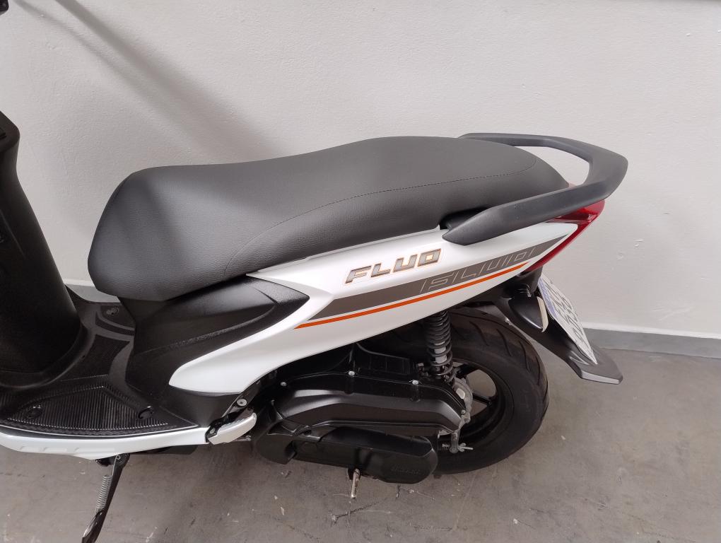 YAMAHA Fluo 125 - Foto