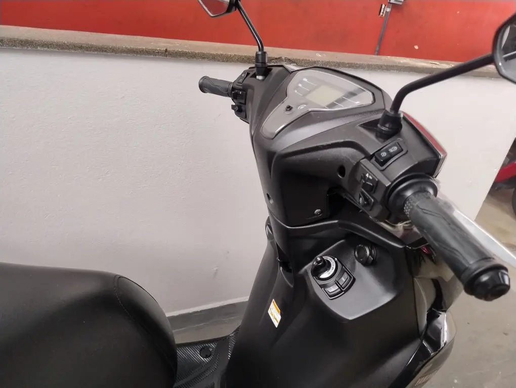 YAMAHA Fluo 125 - Foto
