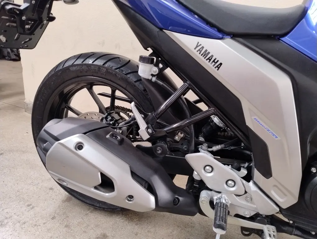 YAMAHA FZ 25 250 Fazer Flex - Foto