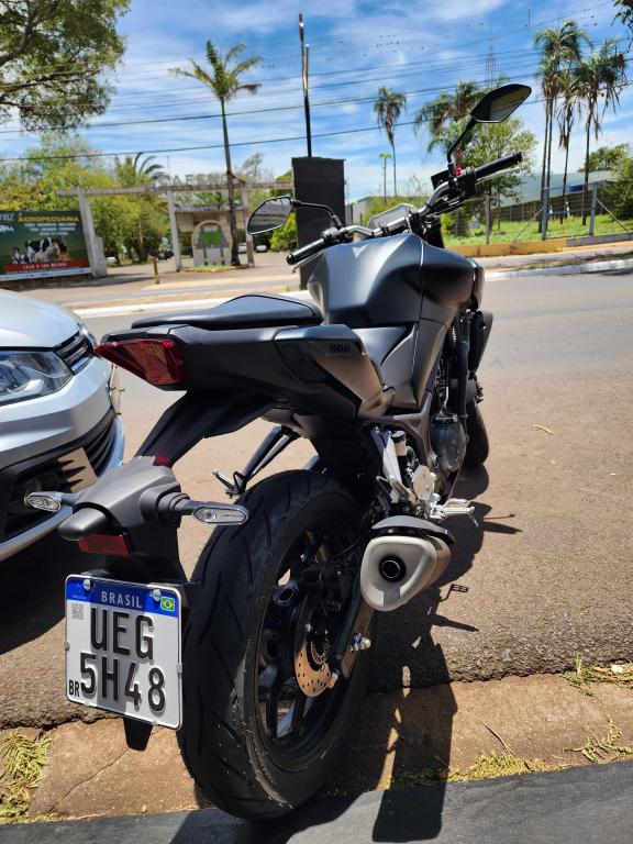 YAMAHA MT-03 300 - Foto