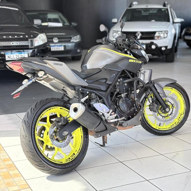 YAMAHA MT-03 300 - Foto
