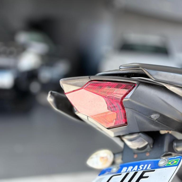 YAMAHA MT-03 300 - Foto