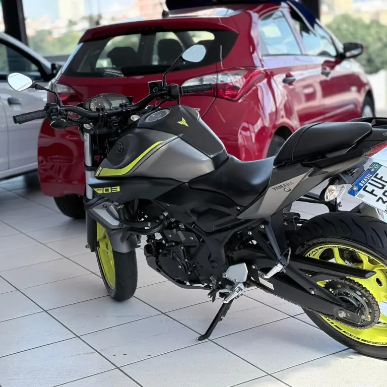 YAMAHA MT-03 300 - Foto