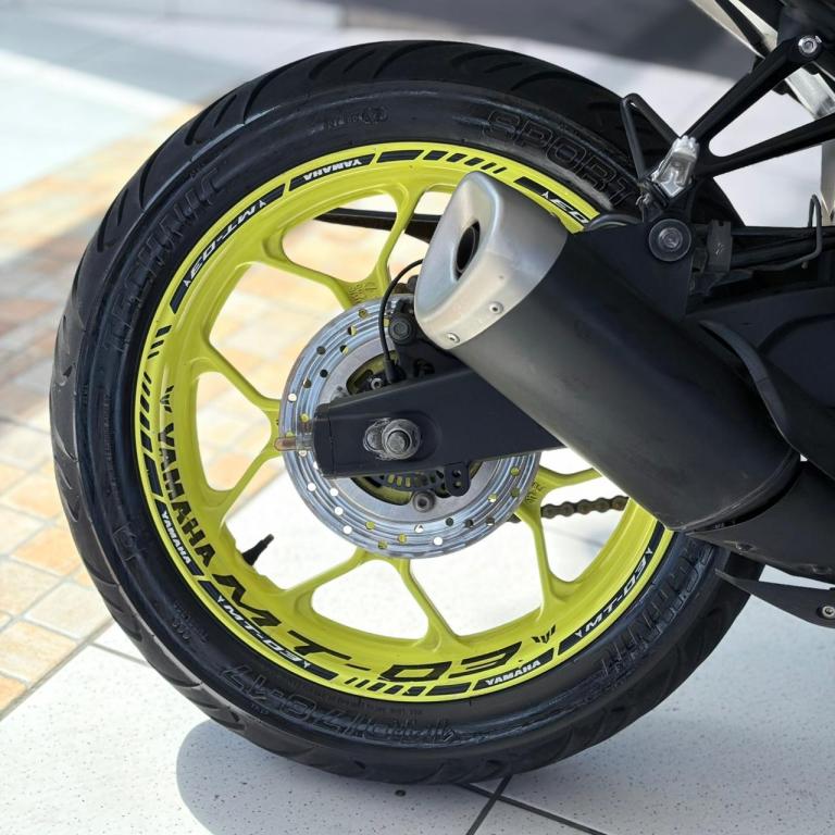 YAMAHA MT-03 300 - Foto