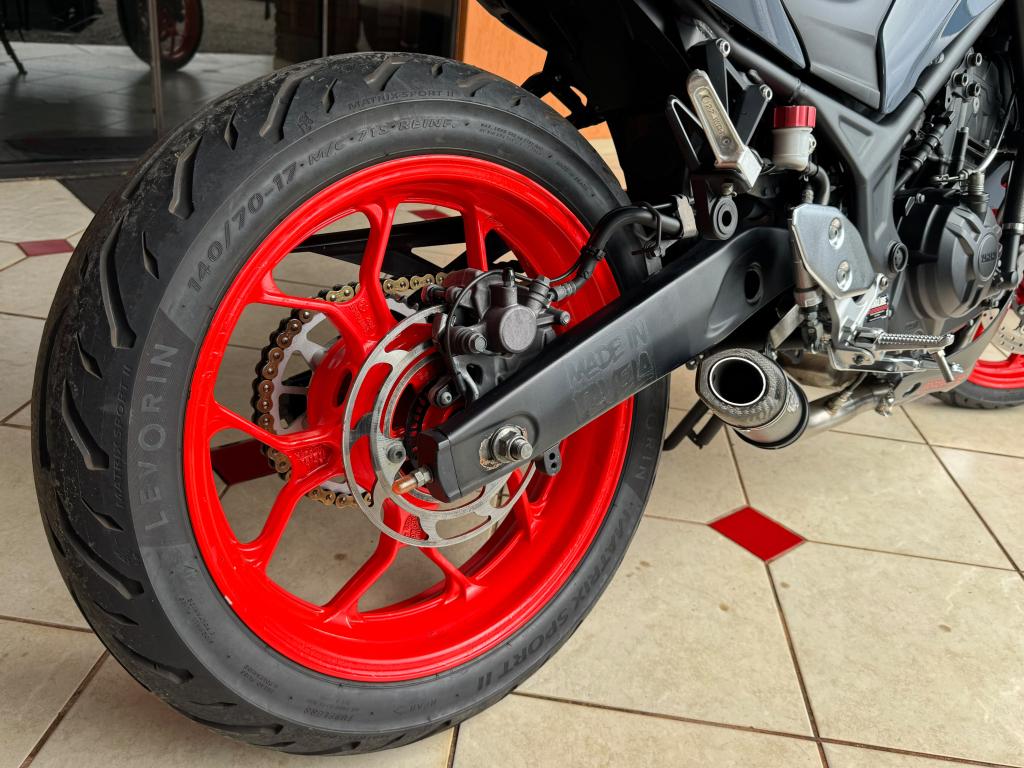 YAMAHA MT-03 300 - Foto