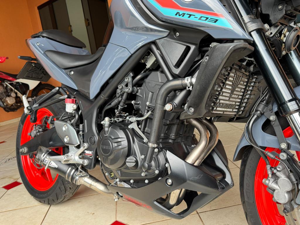 YAMAHA MT-03 300 - Foto