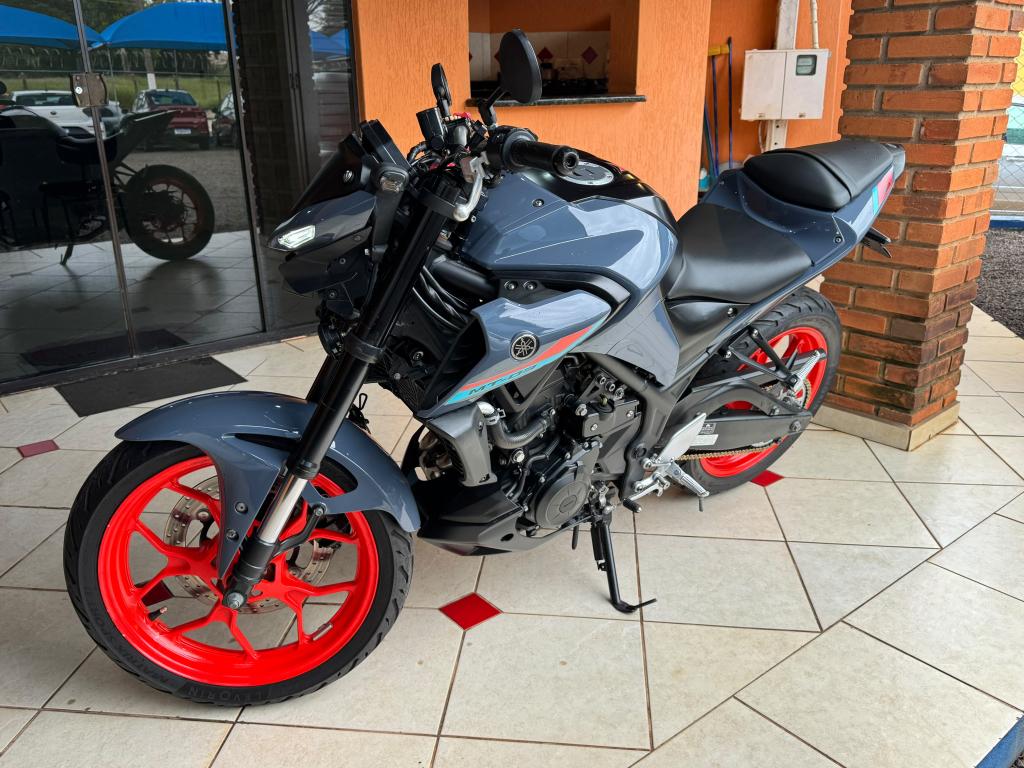 YAMAHA MT-03 300 - Foto