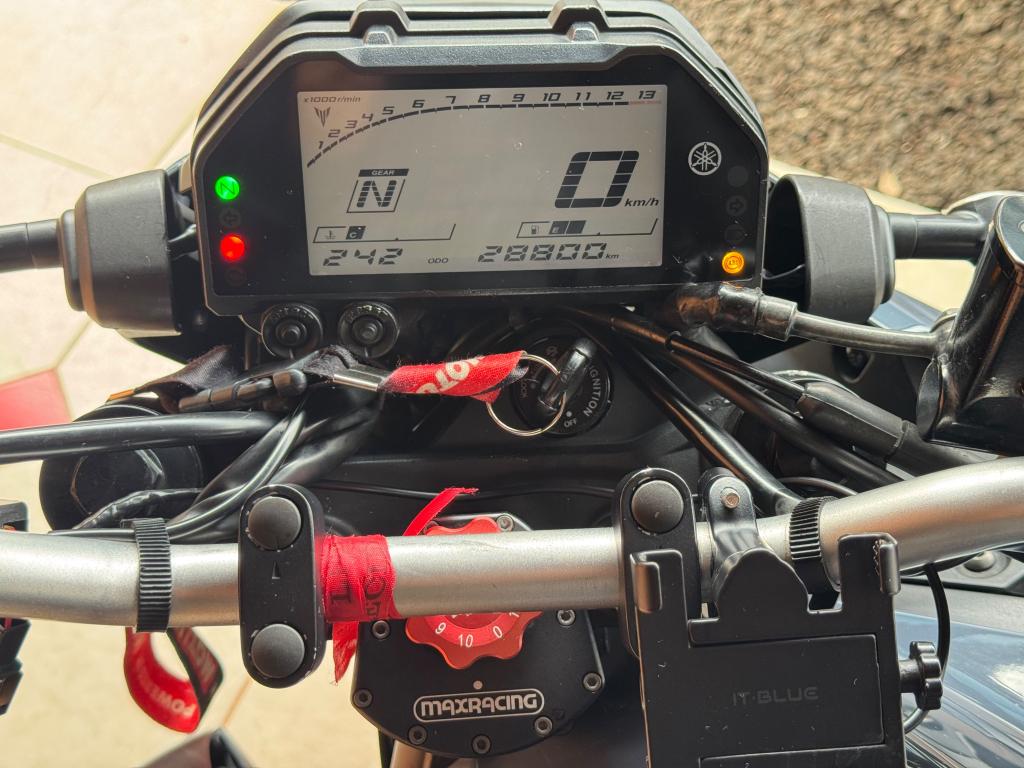 YAMAHA MT-03 300 - Foto