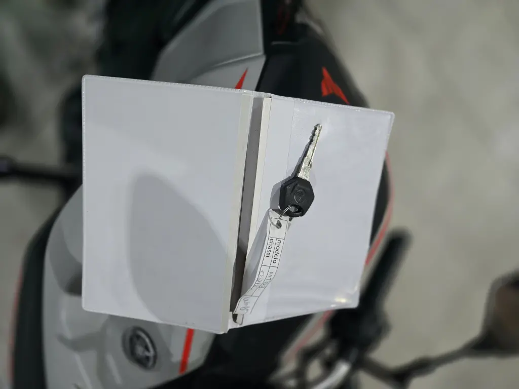 YAMAHA MT-03 300 - Foto