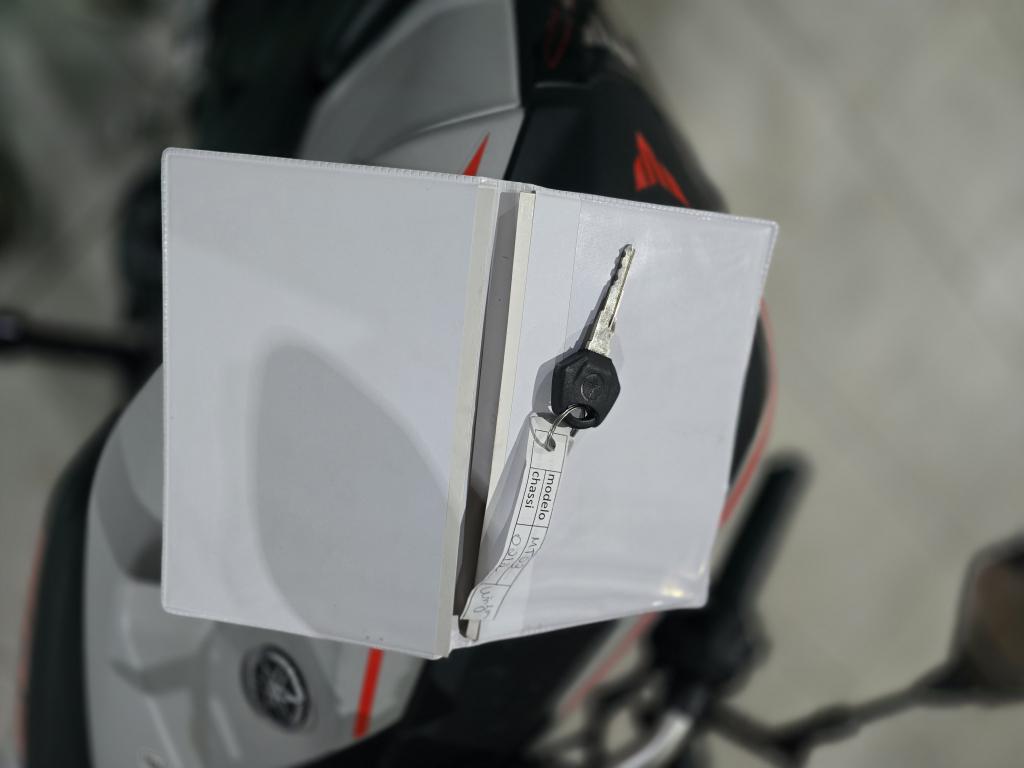YAMAHA MT-03 300 - Foto