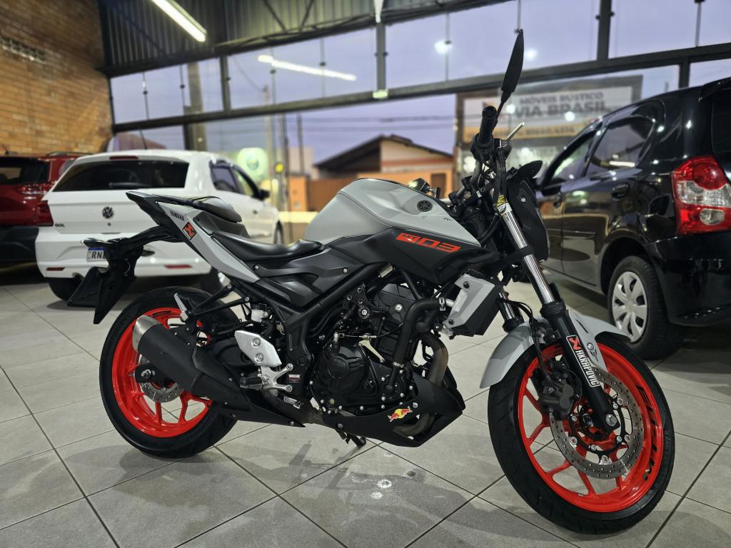 YAMAHA MT-03 300 - Foto