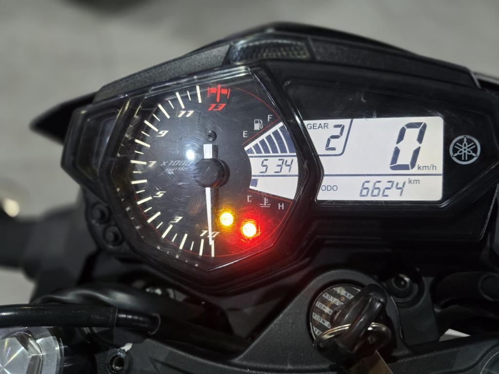 YAMAHA MT-03 300 - Foto