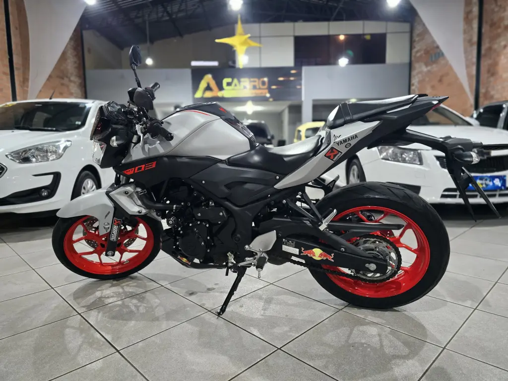 YAMAHA MT-03 300 - Foto