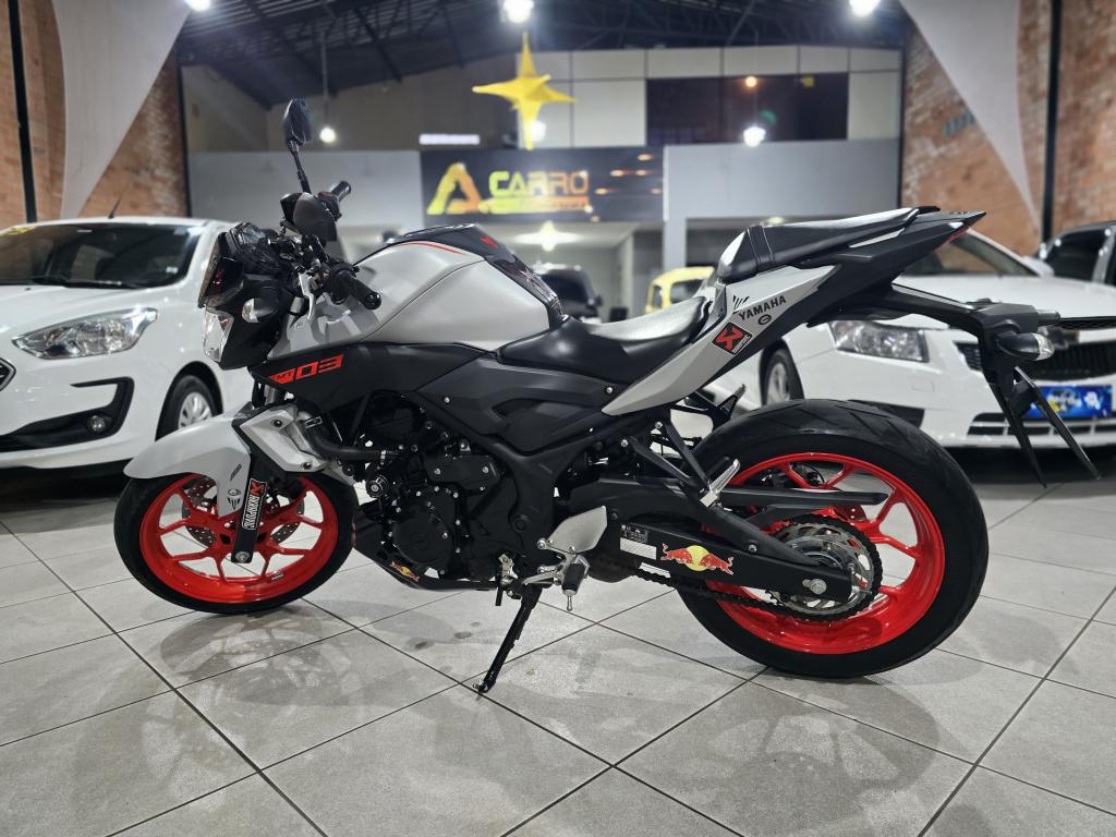 YAMAHA MT-03 300 - Foto