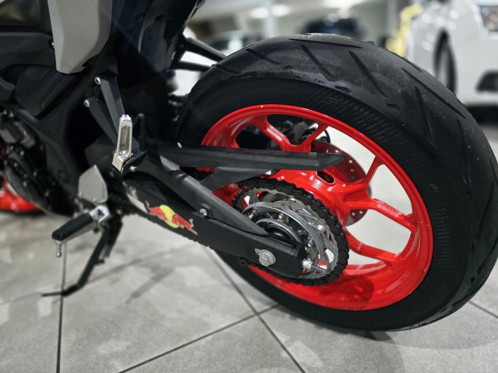 YAMAHA MT-03 300 - Foto