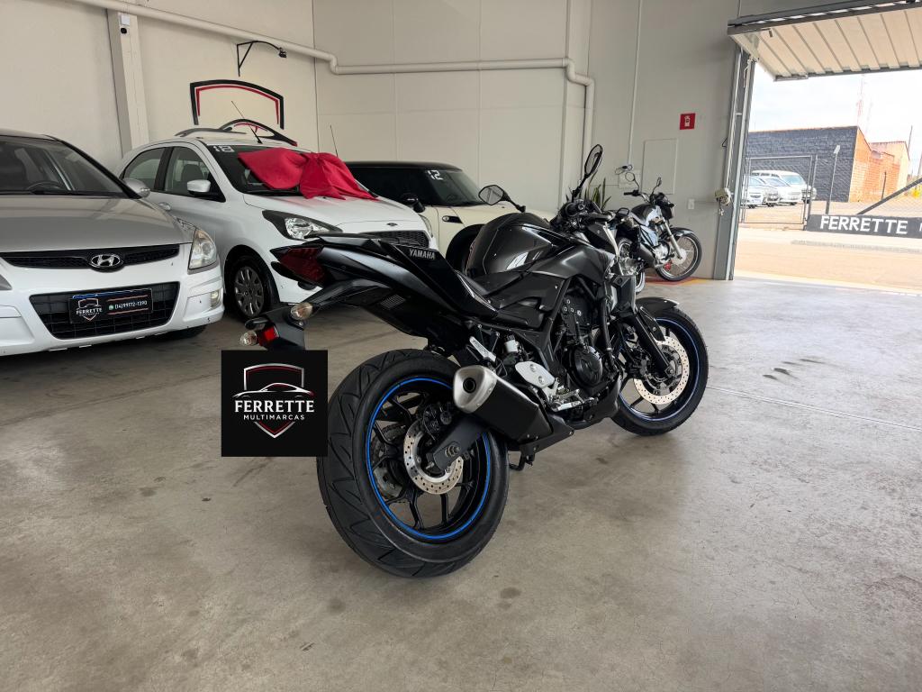 YAMAHA MT-03 300 - Foto