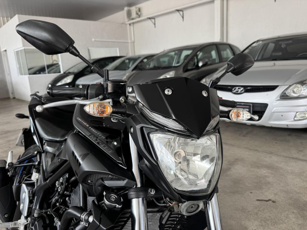YAMAHA MT-03 300 - Foto