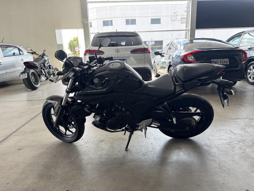 YAMAHA MT-03 300 - Foto