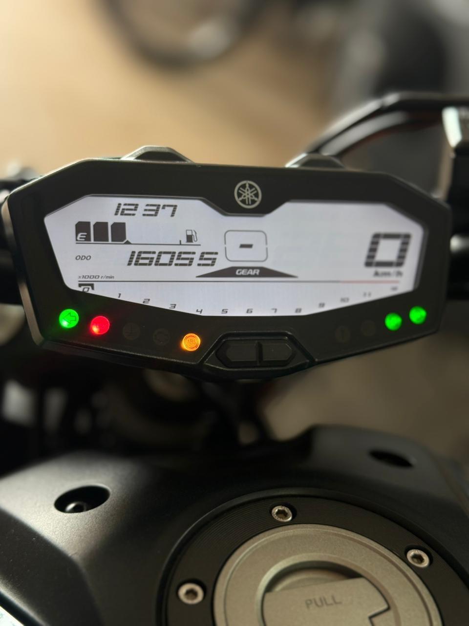 YAMAHA MT-07 700 - Foto