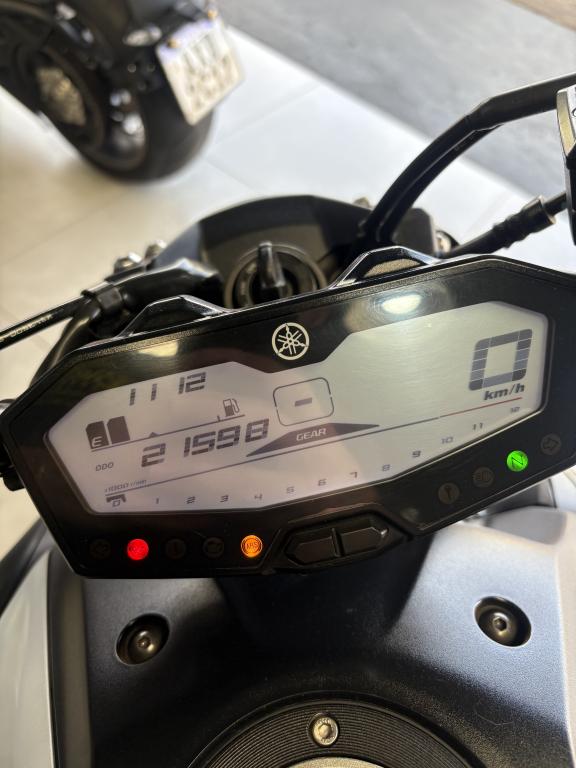 YAMAHA MT-07 700 - Foto
