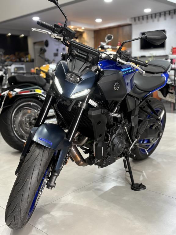 YAMAHA MT-07 700 - Foto