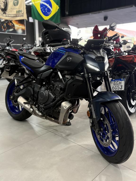 YAMAHA MT-07 700 - Foto