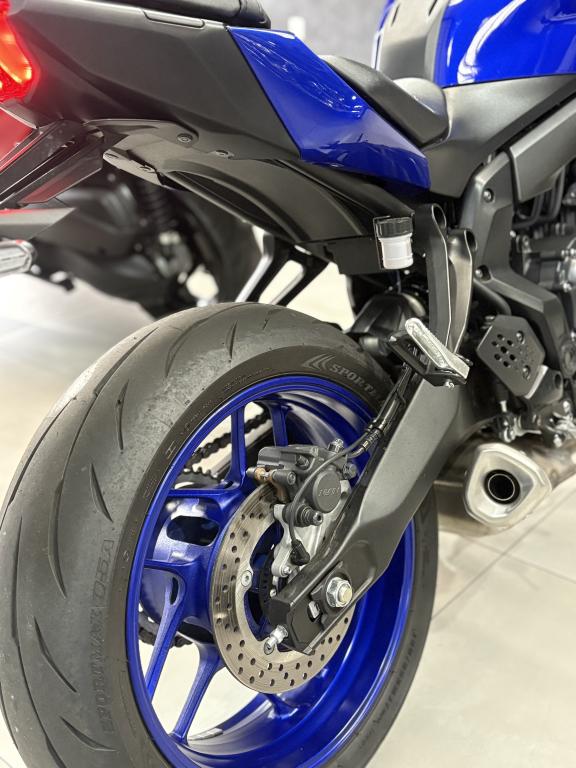 YAMAHA MT-07 700 - Foto