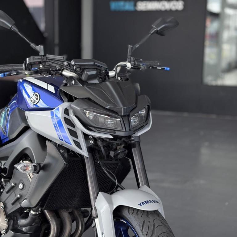 YAMAHA MT-09 850 - Foto