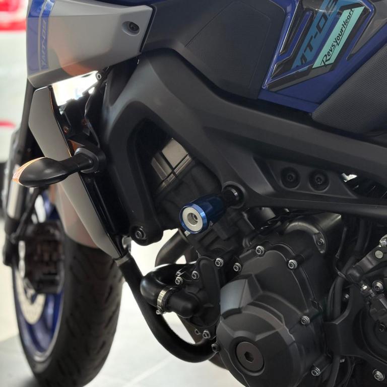YAMAHA MT-09 850 - Foto