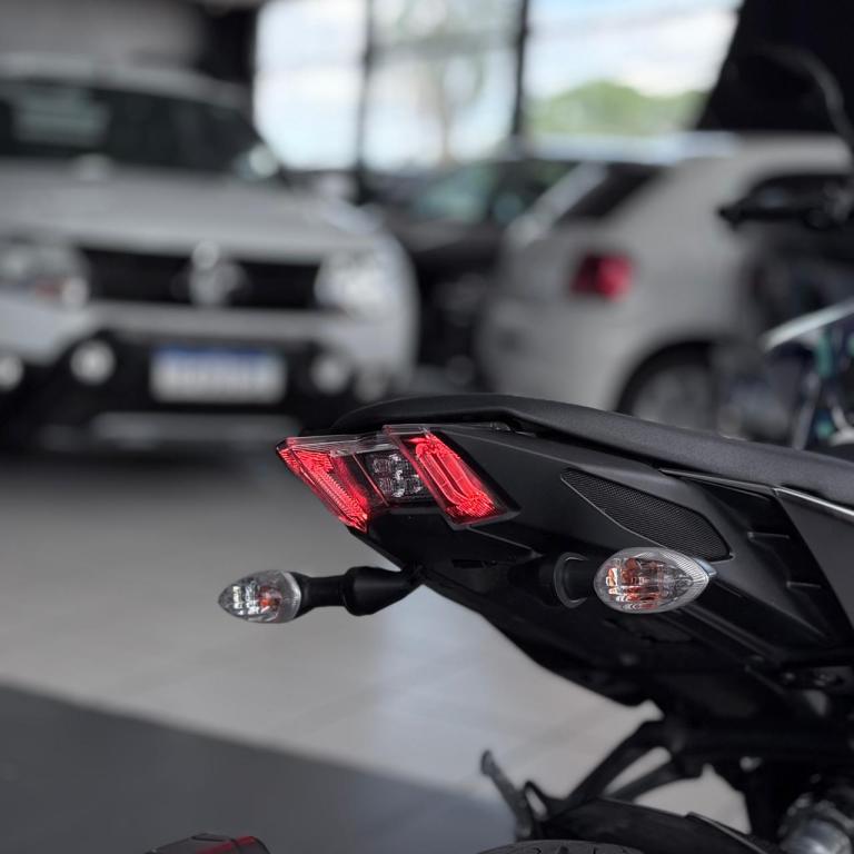 YAMAHA MT-09 850 - Foto