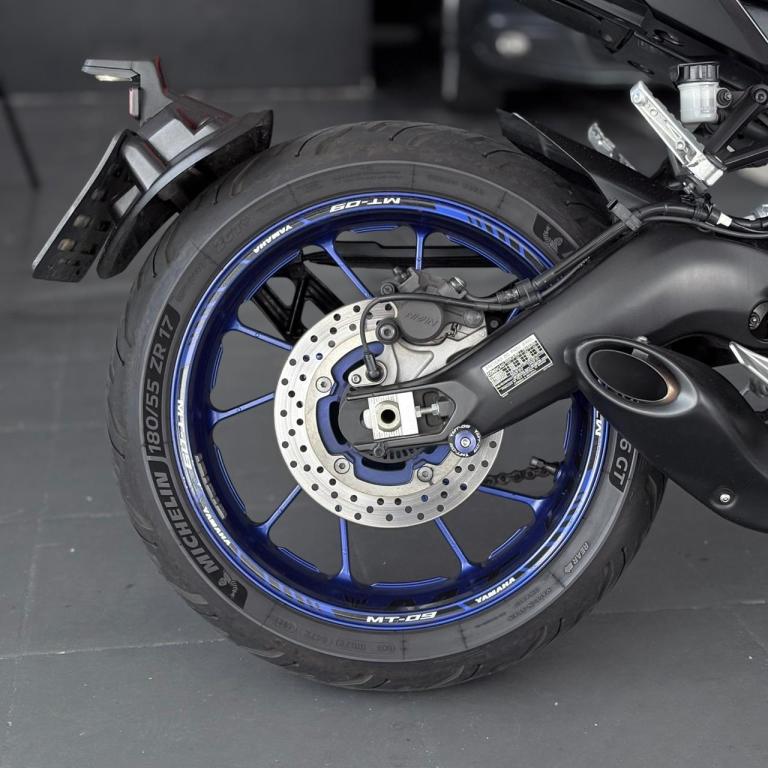 YAMAHA MT-09 850 - Foto